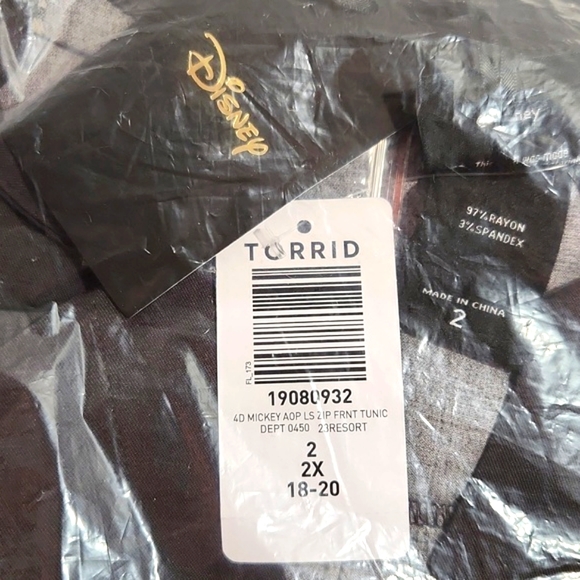 ❤️NWT VINTAGE TORRIID BLOUSE MICKEY MOUSE ZIPPER TUNIC - PLUS SIZE DISNEY - Picture 5 of 10